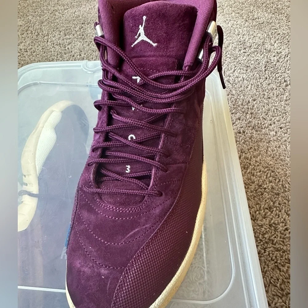 Air Jordan 12 Retro Bordeaux